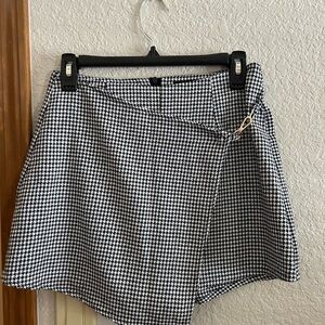 Cider Monochrome Houndstooth Skirt